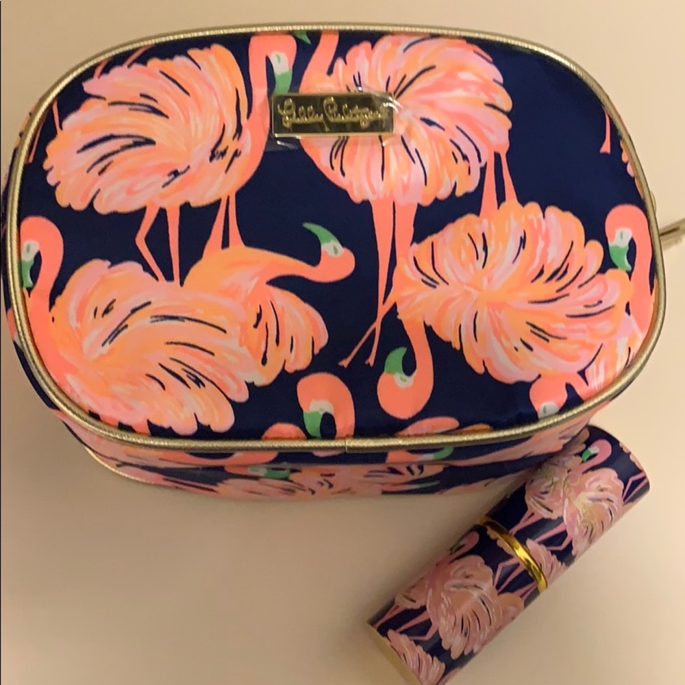 New Lilly Pulitzer Gimme Some Leg Bag & Brush